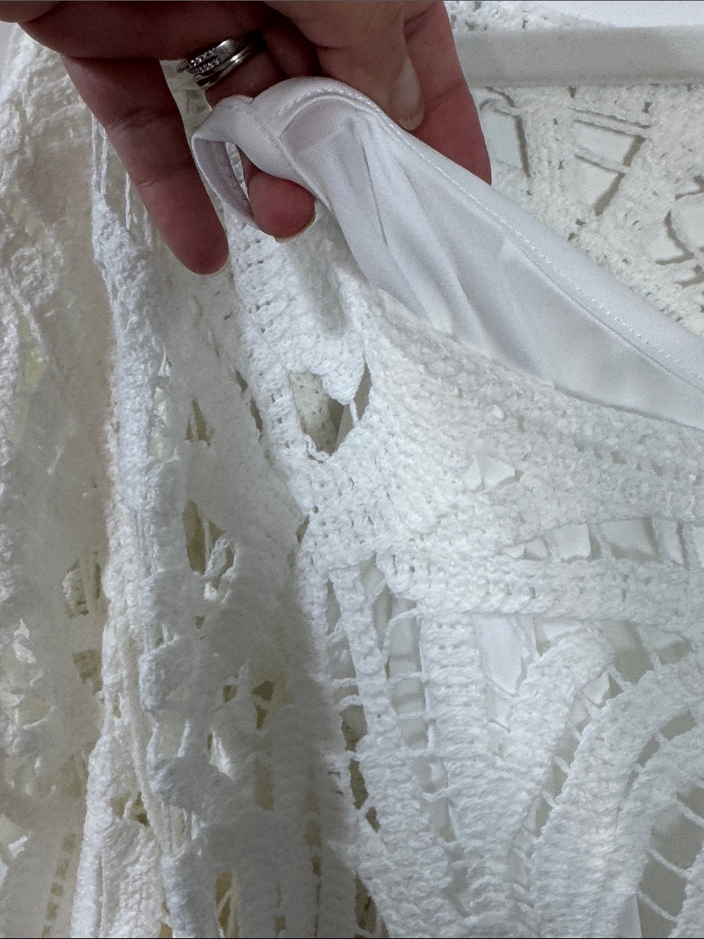 Skye's the Limit White Crochet Tunic Top w/ Cami - Size XL - Picture 4 of 10